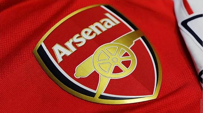 马丁内利：排在榜首没有压力，仅有优秀的球员不代表就会夺冠（马丁内利：领跑榜首无压力，光有好球员并不等于能夺冠）